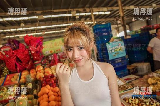 AISS爱丝(钻石版) - 多亏陈雅漫的JK写真，原图无意间加深了我对‘平胸’的认知……
