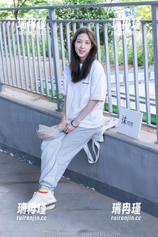 BoBoSocks袜啵啵 - 看！稚予的白丝合集将透明脚尖的美推向极限，别犹豫，快下载！