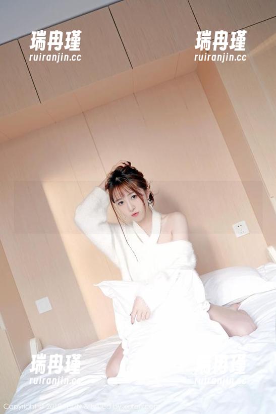 Feilin嗲囡囡-芷儿Momoko Feilin嗲囡囡 - 图集:厨娘芷儿Momoko,带点日常,却也有股难以抵挡的诱惑