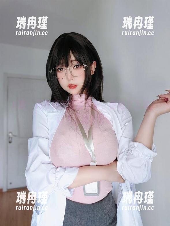 K酱 K酱:玛奇玛的套图更新,惊艳又为难,让人又爱又恨。