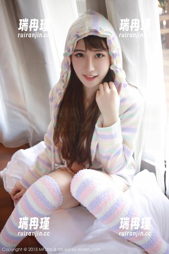 MFStar模范学院-Wendy智秀 MFStar模范学院 - Wendy智秀丝袜套图精选:穿上这双丝袜,走路都自带特效!