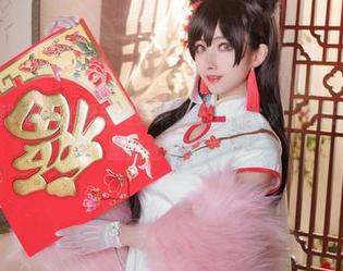 来吧，喵糖映画又出最新写真集《蔷薇少女》，小纸条上全是心事、幽暗还有那点臭屁调