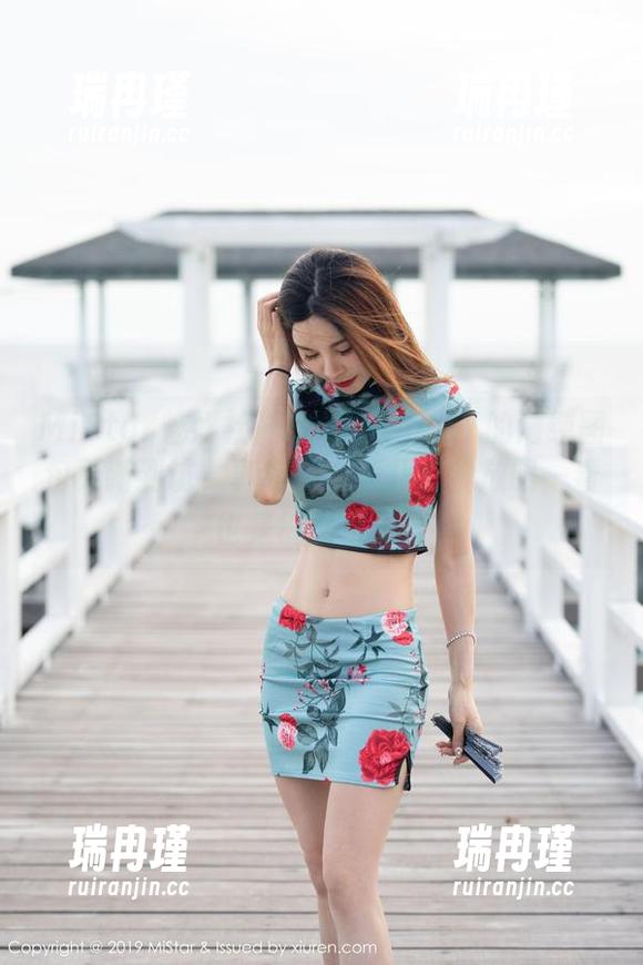 MiStar魅妍社-陈雅漫VICKY MiStar魅妍社 - 陈雅漫VICKY的清纯图包更新到访,真有那么质朴?我放眼一看也是被圈粉了!