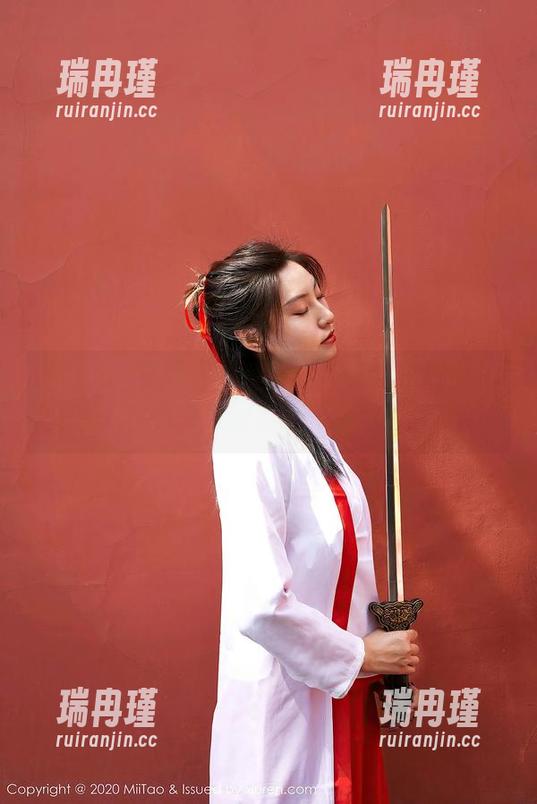 MiiTao蜜桃社-小魔女lily MiiTao蜜桃社 - 套装加福利?小魔女lily说,原图才是杀手锏!