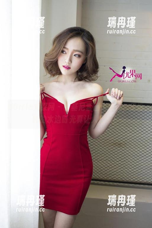 UGirls尤果网 - 比基尼套图大揭秘，王语纯的水边时光真让人难忘！