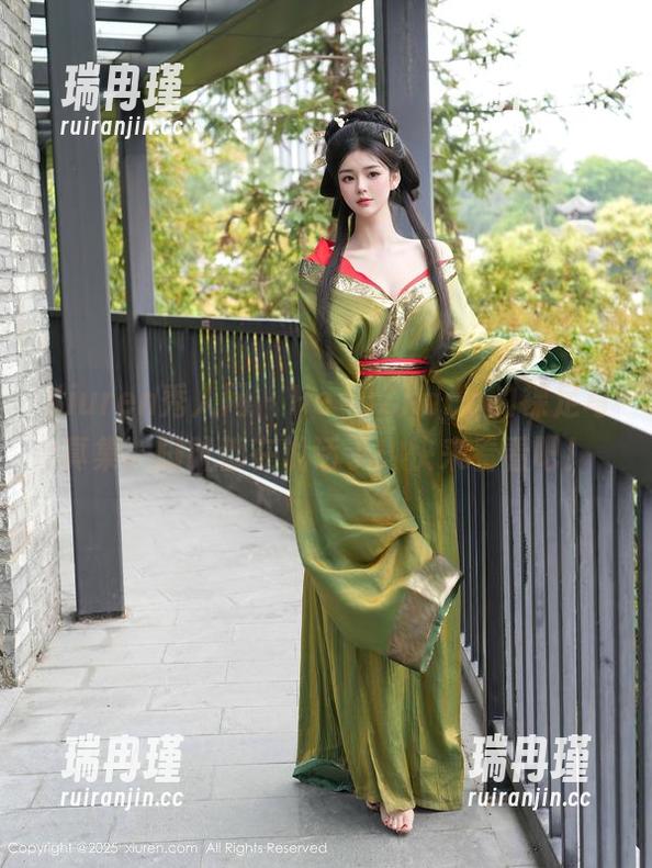Xiuren秀人网-HeyuZhang Xiuren秀人网 - HeyuZhang的裸足写真集,脚趾都在说话了,快来看看吧!