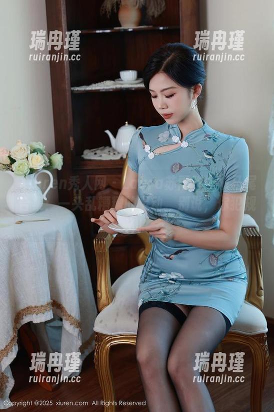 Xiuren秀人网 - Laura苏雨彤的双马尾合集：一头乱糟糟的灵动，别说，你犯规了！
