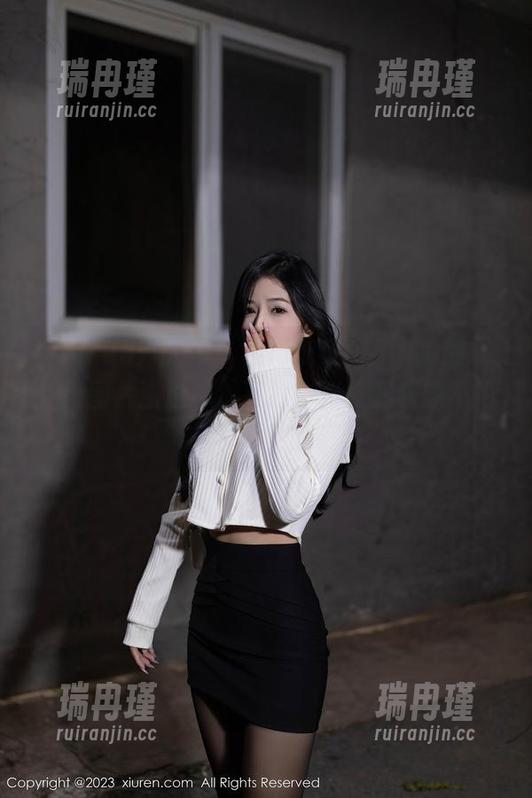 Xiuren秀人网-lingyu69 Xiuren秀人网 - 出门前让Lingyu的职业装图片激励你,下载一张,照着穿不怕被领导批!