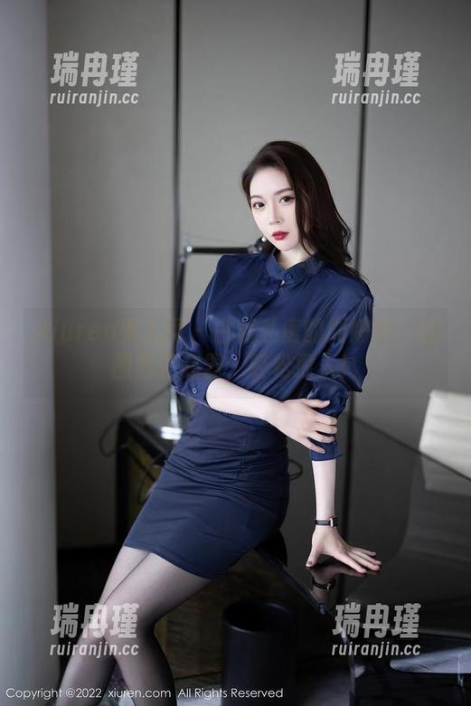 Xiuren秀人网-刘婷婷 Xiuren秀人网 - 白裙私房的刘婷婷:这图包是武器,轻松撩人!