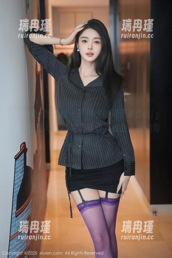 Xiuren秀人网-周于希Sally Xiuren秀人网 - 原图里的周于希Sally腿,运动与美的完美结合,成为了我的每天热身曲!