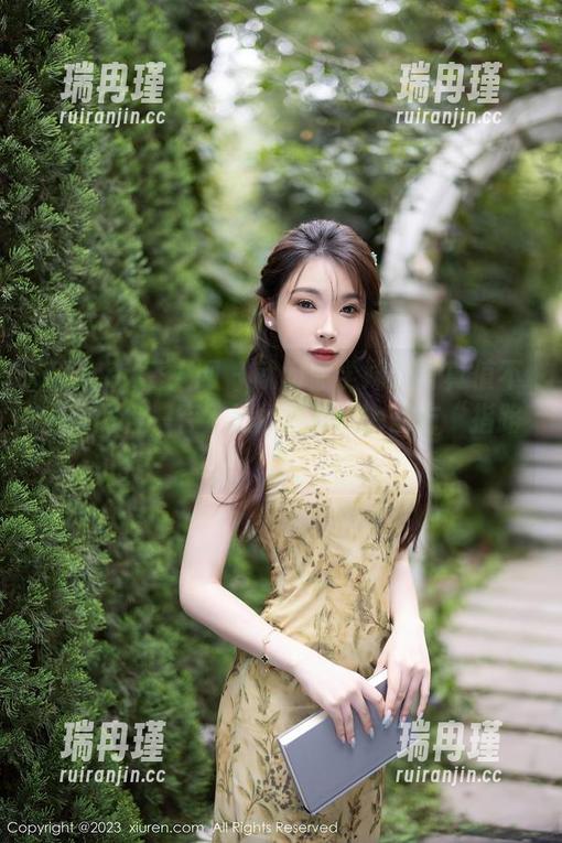 Xiuren秀人网-媛媛酱Belle Xiuren秀人网 - 就问你学妹的写真值不值得网盘一存?媛媛酱Belle前方“指路”