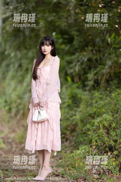 Xiuren秀人网 - 不再是林文文，当了贵族女孩！原图来袭，更新来啦！