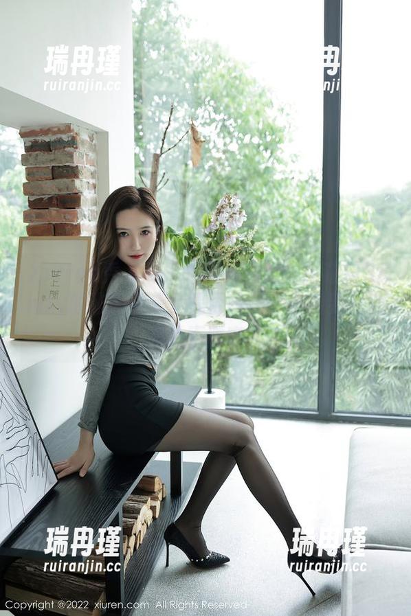 Xiuren秀人网-谢芷馨Sindy Xiuren秀人网 - 拥抱高跟鞋:谢芷馨Sindy的作品合集,是否能让你也感到一种高处不胜寒?