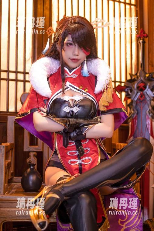 aqua水淼的高清制服写真——就算你不想看的，眼睛也动不了