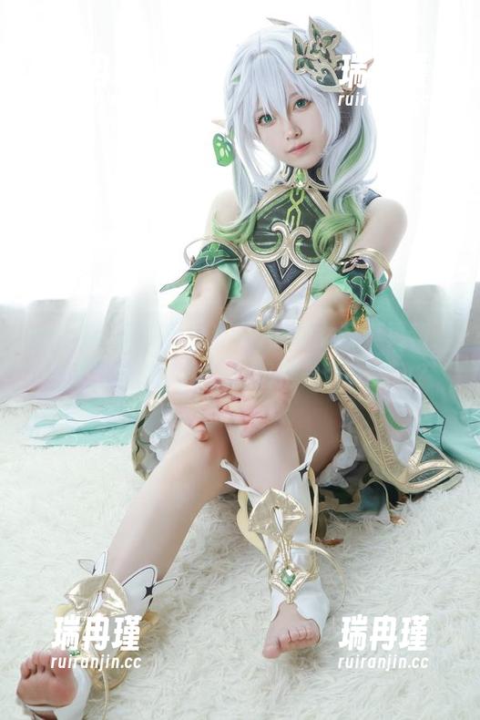 asagiriai(爱ちゃん)的少女写真更新，今天我在想，少女的裙摆是否在舞动？