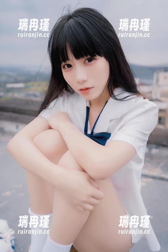 usejan蓝蓝 七夕usejan蓝蓝开晒:美图与内衣,这组合酸爽不已。