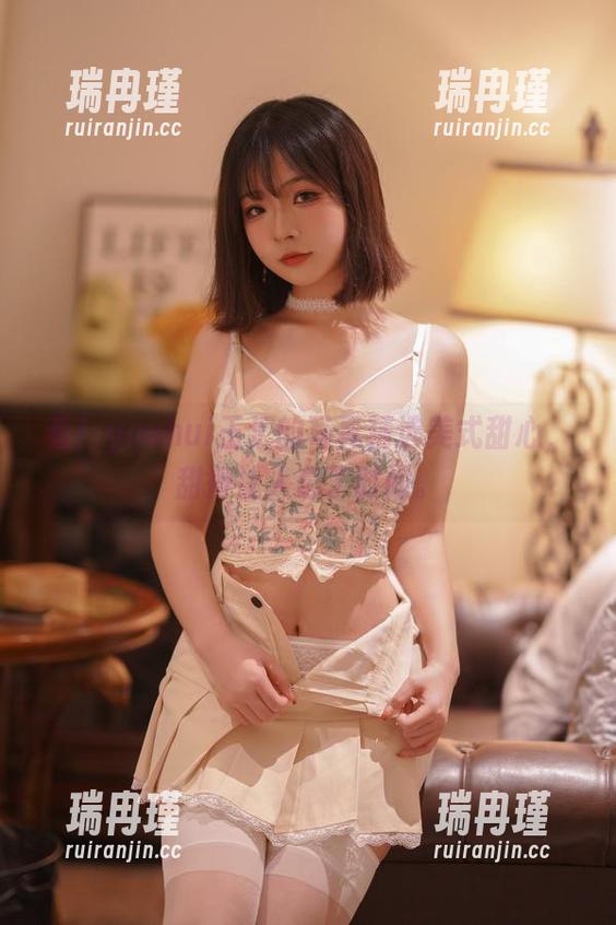 看！yuuhui玉汇的写真精选美式甜心，甜得让人忘了时间。