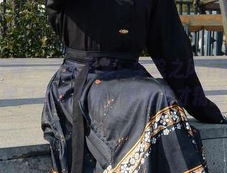 初夏女神 - 全套图集：学院之风下的柒柒，学习资料不全，补这本才精髓！