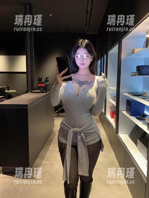 微密圈 - 察觉之中，卡通百科老王带着他的连体衣无圣光原图！