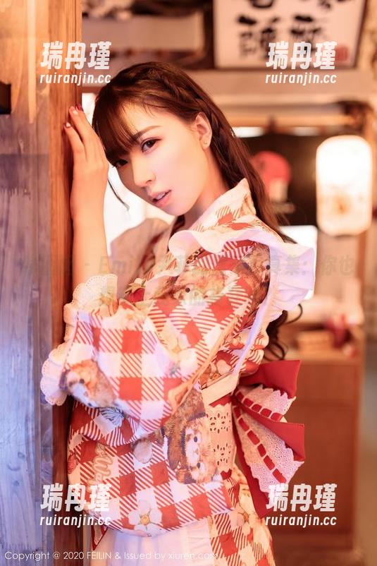 嗲囡囡-Emily尹菲 嗲囡囡 - Emily尹菲的居家写真集:你也想穿上我家的拖鞋吗?