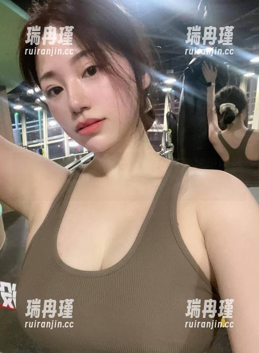 奶宝妹纸 微密圈 - 你的新壁纸—来自奶宝妹纸的丝袜魔法之旅!