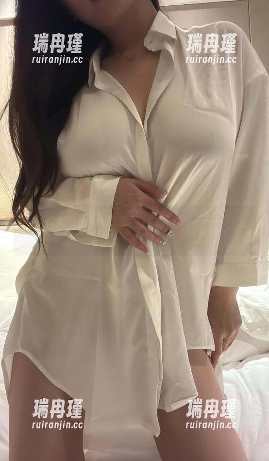 奶雯 微密圈 - 奶雯的夏日秘诀:这种凉快衣服跟最新资源一起打开任意门!