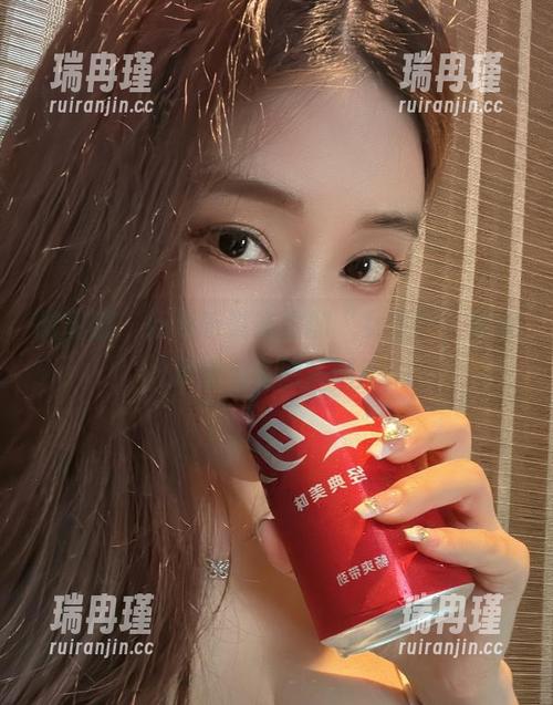 微密圈 - 臣妾听说奶雯的“女王”，快来拿张免费图片吧！