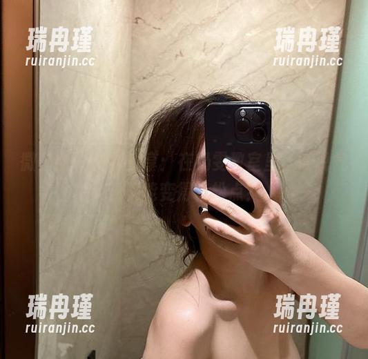 微密圈 - 原图分享：在奶雯教室里，谁说气氛不能变得轻松点？