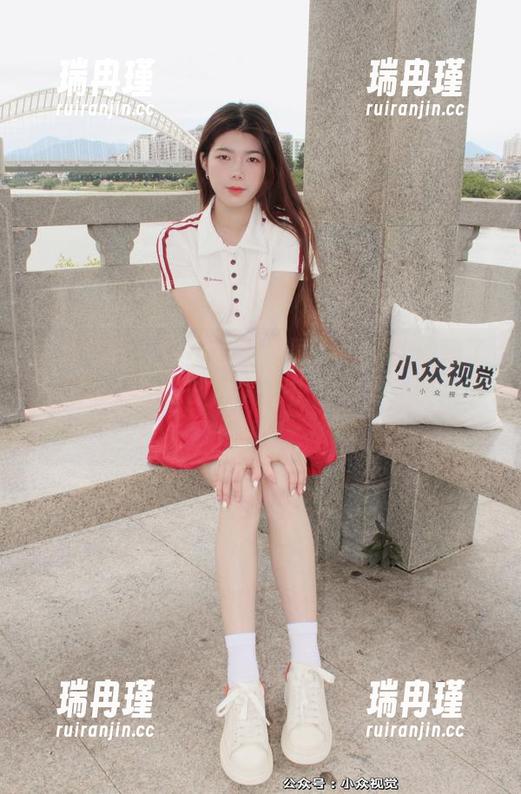小众视觉-小薯条 小众视觉 - 小薯条空姐图集——就像喝了气泡水,轻松却让人愉快的选择,快来下载吧!