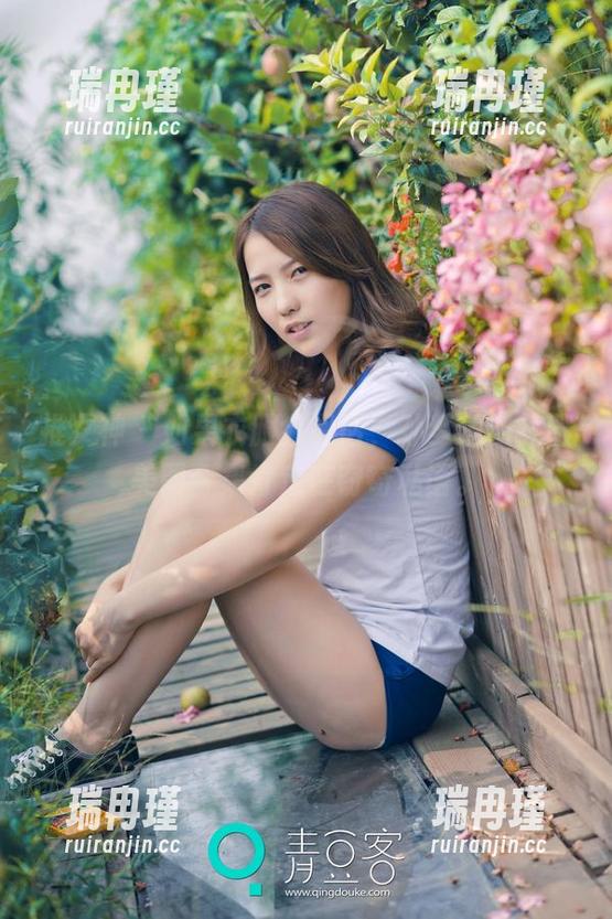 推女神 - 如果衣服会说话，孙梦瑶的礼服美图合集肯定在窃窃私语。