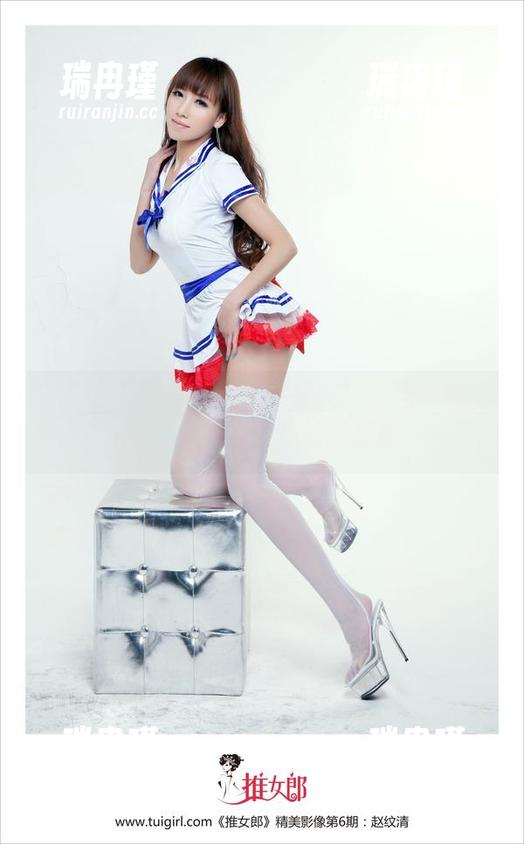 推女郎 - 田芯娜黑白合集：欢迎光临我的‘傻瓜’展览，观看谨慎哦！