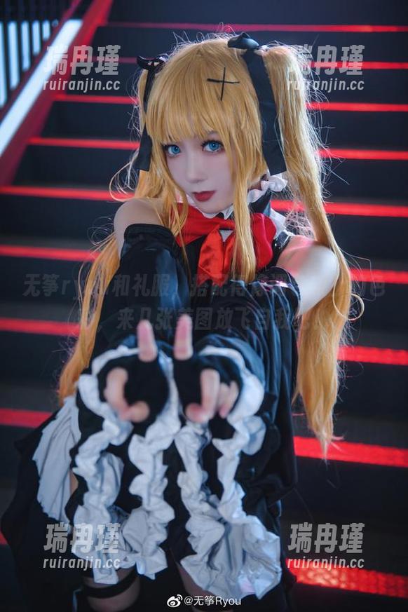 无筝ryou和礼服，搭配得像调色板上的色彩，来几张美图放飞自我吧！