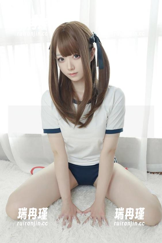 免费拥抱“朝雾爱”的围裙写真，味道很小心翼翼。