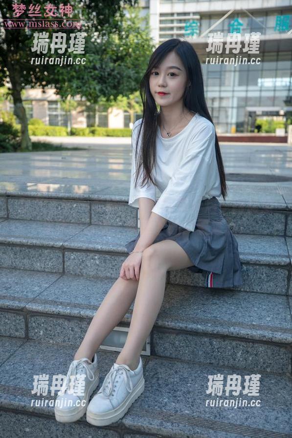 梦丝女神-灵唯 梦丝女神 - 灵唯:居家模式开启!网盘里是我的日常,快来下载别留遗憾!