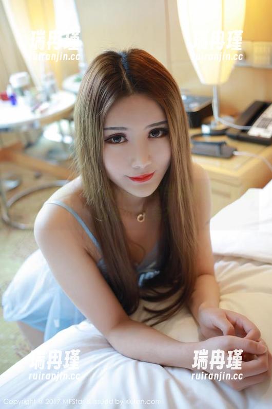 模范学院 - lingyu69的学妹套图：谁是前排小迷弟？