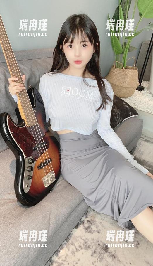 修女也爱拍照？樱井宁宁的花样让我惊了！
