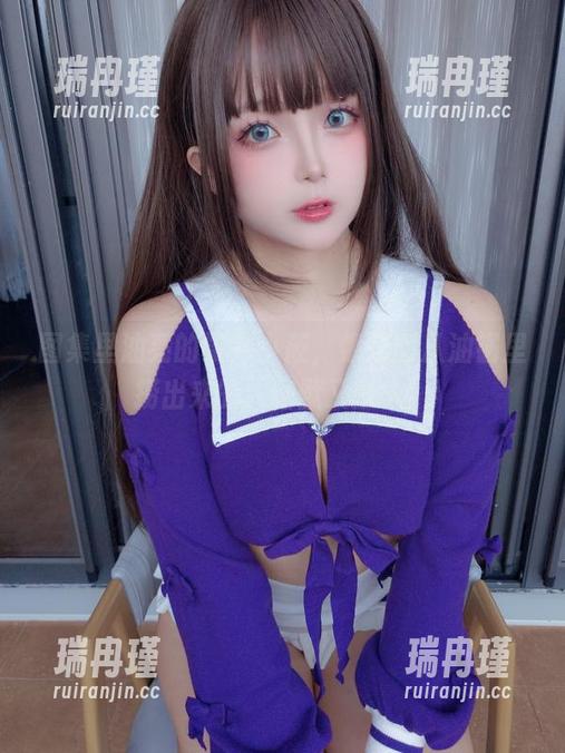 图集里油亮的樱井小莜，像是刚从油锅里捞出来的，幽默又撩人！
