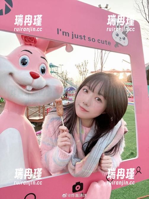 炸酱沐沐的圣诞写真集？？精选真让人捉摸不透，像我和亲戚们的陪伴。