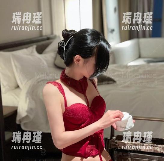 牛奶里的果汁 微密圈 - 哎?牛奶里的果汁居然把红色套装穿得挺不错,无圣光的作品反而更有层次