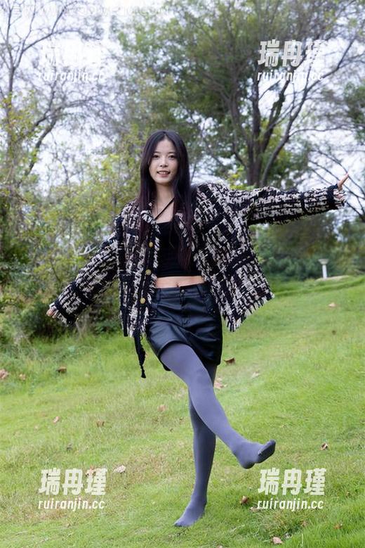 物恋传媒 - 福利来啦！嘟嘟的长靴写真，因为它们热爱自信的腿！