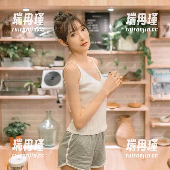 王羽杉的私房夏天，图包塞满了各种小心机，预备好被撩到了吗？