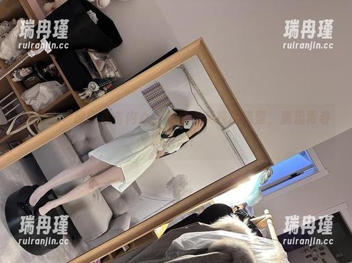 玫桃泡芙 微密圈 - 原图直击内心,玫桃泡芙校服造型,重温青春的浪潮!