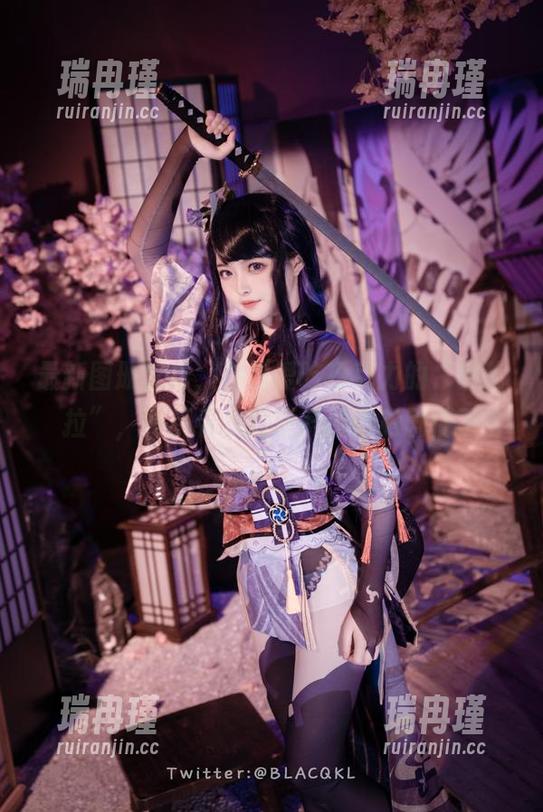 最新图册登场，白莉爱吃巧克力的“芭芭拉”，再不看我就要开始虚构剧情了