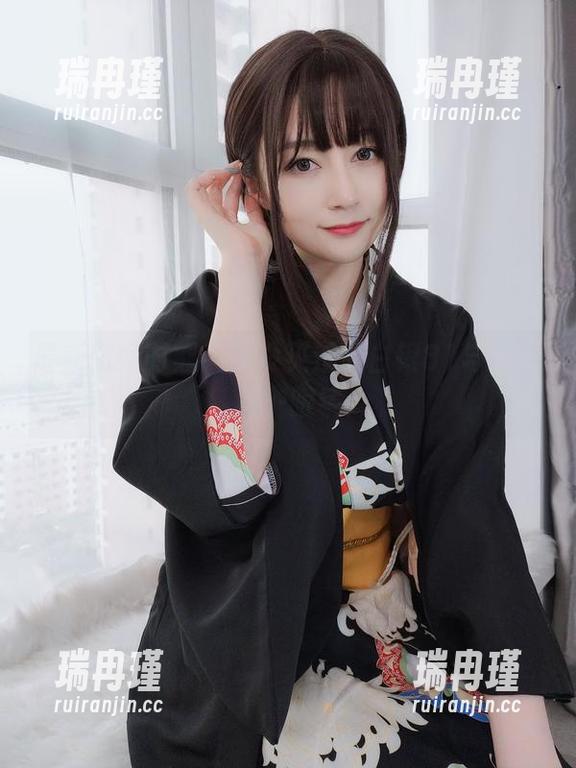 最新傲娇时刻！你没见过的白银81与Fantia-眼镜