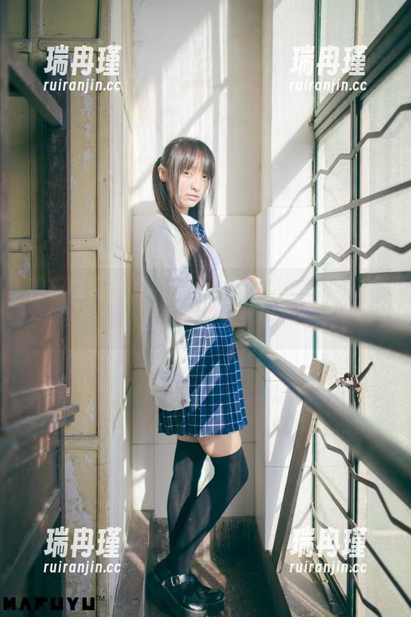神乐坂真东的水手服，美图不停，下载吧，越看越上瘾！