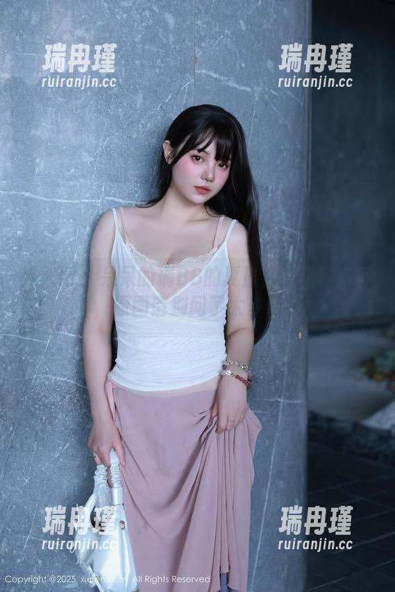 秀人网-呆呆的瑞BB 秀人网 - 呆呆的瑞BB的夏日:这组作品集,原图请别问了太多问题
