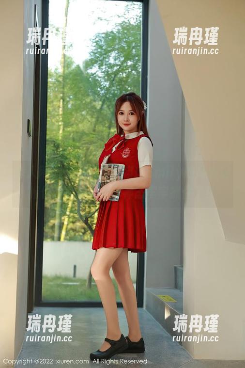 秀人网-大琪琪Emily 秀人网 - 又是一波大琪琪Emily的高清御姐作品集……被那神态牢牢抓住了!