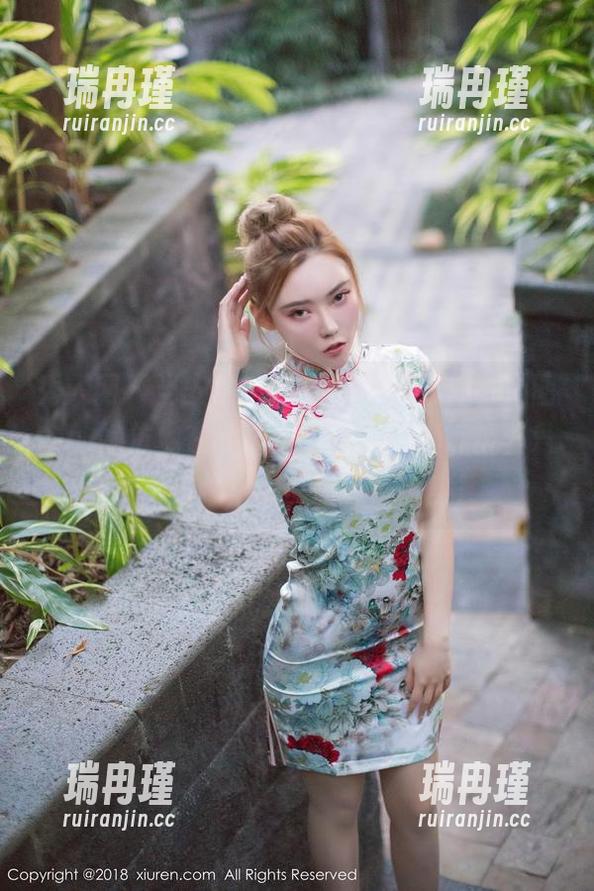 秀人网 - 当安然Maleah穿上死库水，图中的她仿佛在说：‘看，我的旅行箱里只装了这件！’原图保证真实！