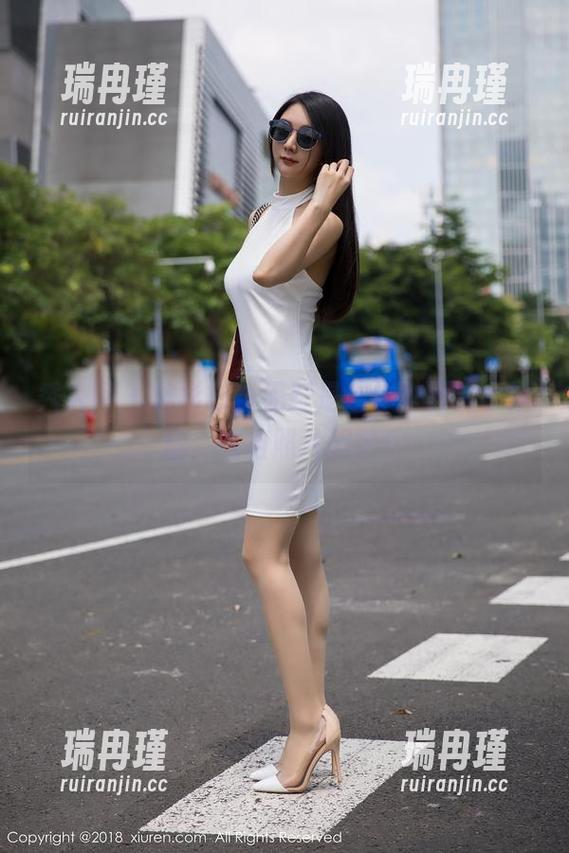 秀人网-林杉杉 秀人网 - 林杉杉,无疑是连体衣界的小妖精,这组照片超赞!