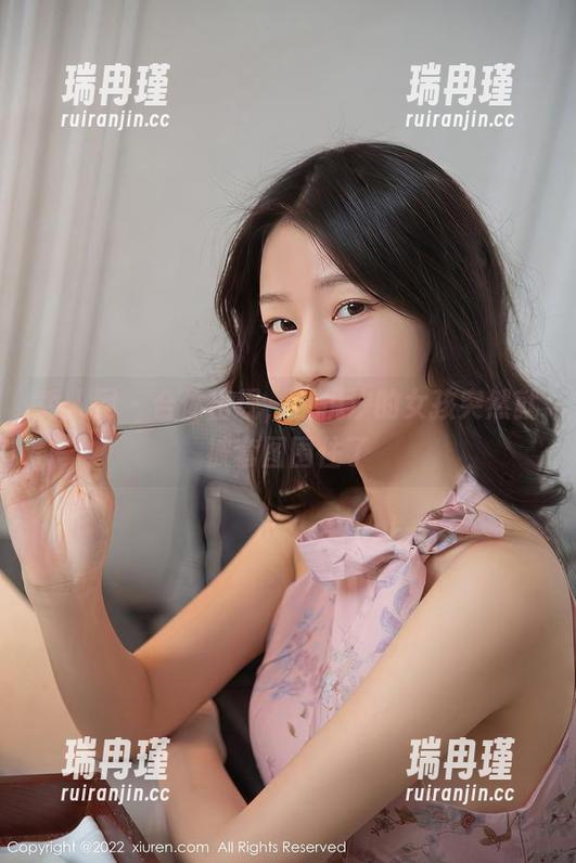 秀人网-金悦汐 秀人网 - 合体出现,金悦汐的女孩突然就被套图围住了